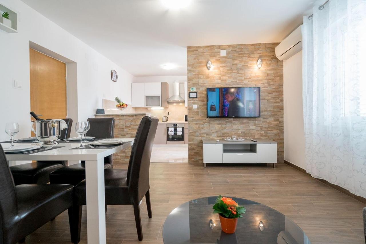 Apartment Anteo Free Parking Split Kültér fotó
